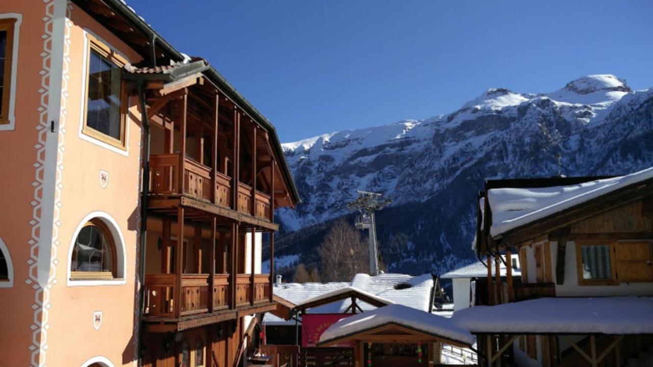 Hotel Dal Bracconiere Folgarida Exteriör bild