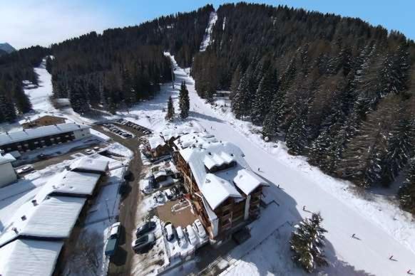 Hotel Dal Bracconiere Folgarida Exteriör bild